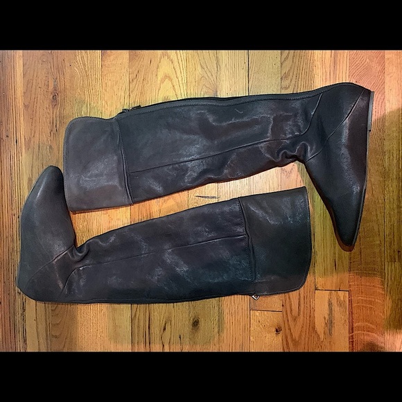 BCBGMaxAzria Shoes - 🎉HP🎉 Brand new without box BCBG knee high grey boots